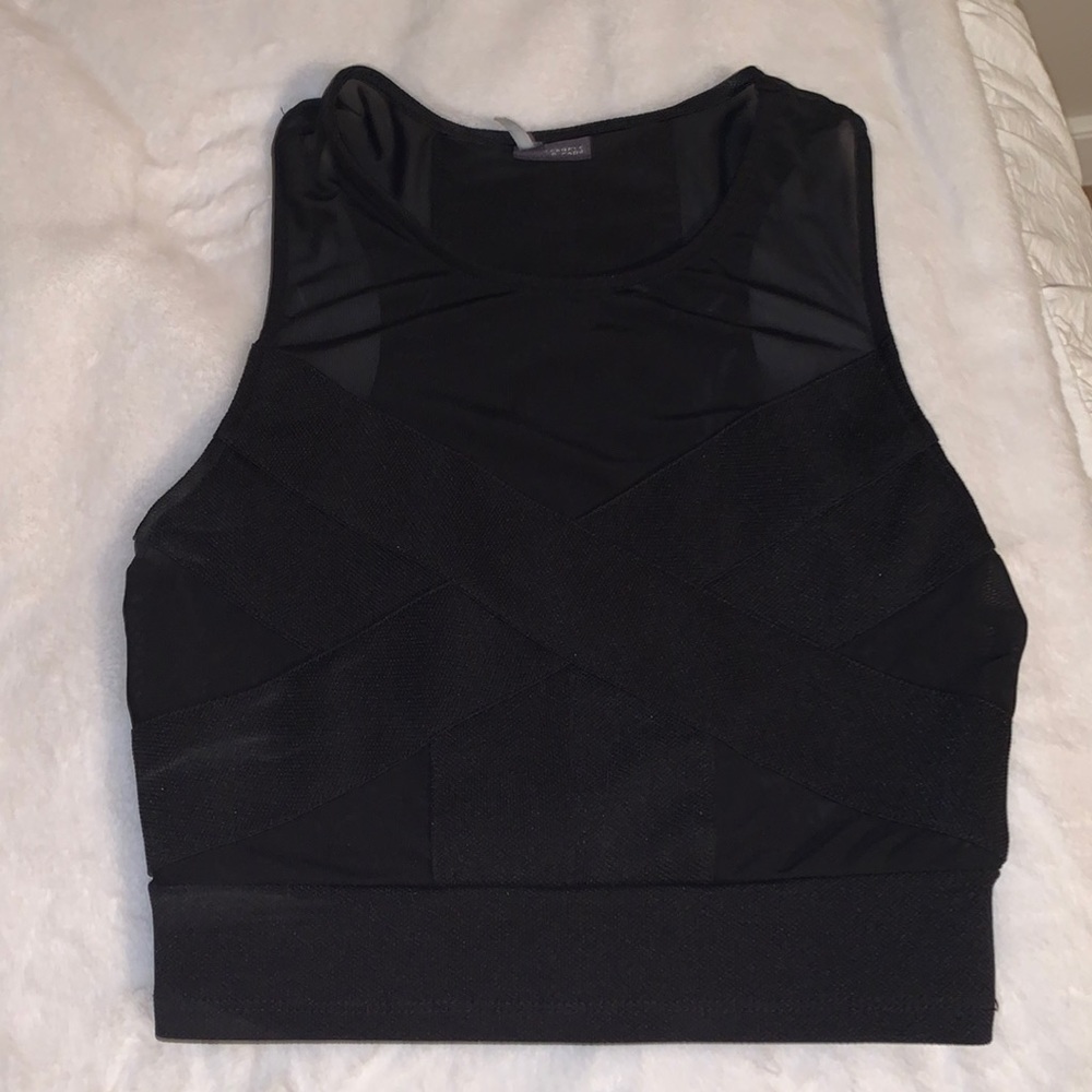 Black cropped tank